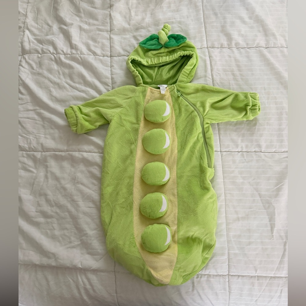 Infant Pea in a Pod Costume